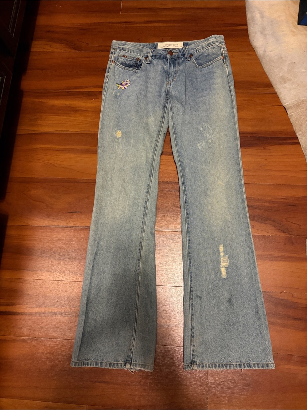 Joe's Jeans Light Blue Flare Jeans with Embroidered Distressed Accent Sz W 27